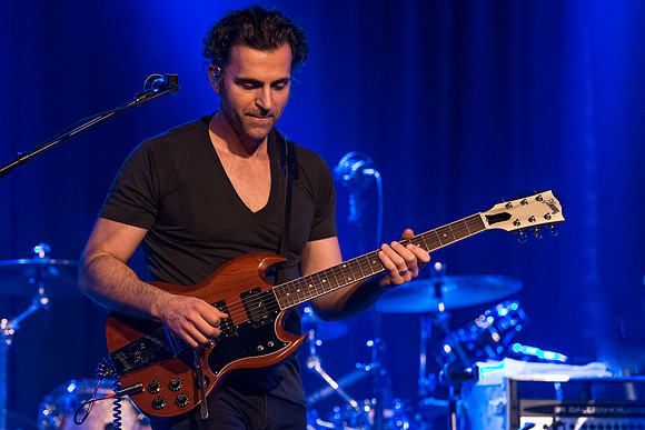 Dweezil Zappa - One Size Fits All Tour
